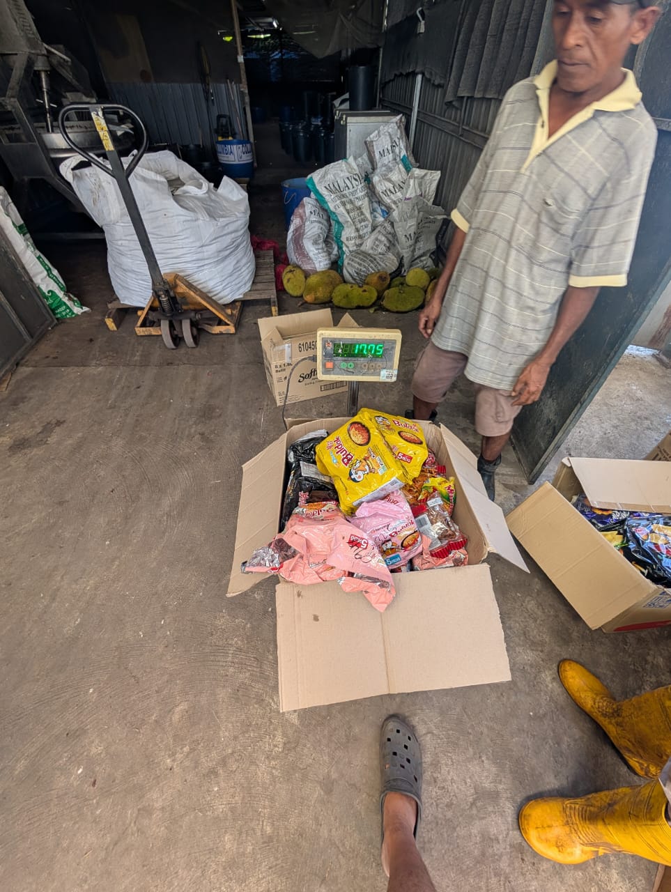 From Waste to Valuable Larvae Feed — Collaboration with 99 Speedmart — photo 3